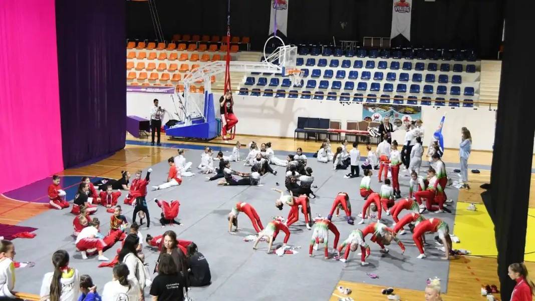 Kemer’de Hava Jimnastiği Dünya Kupası Başladı: 14 Ülkeden 200 Sporcu Katılıyor 3